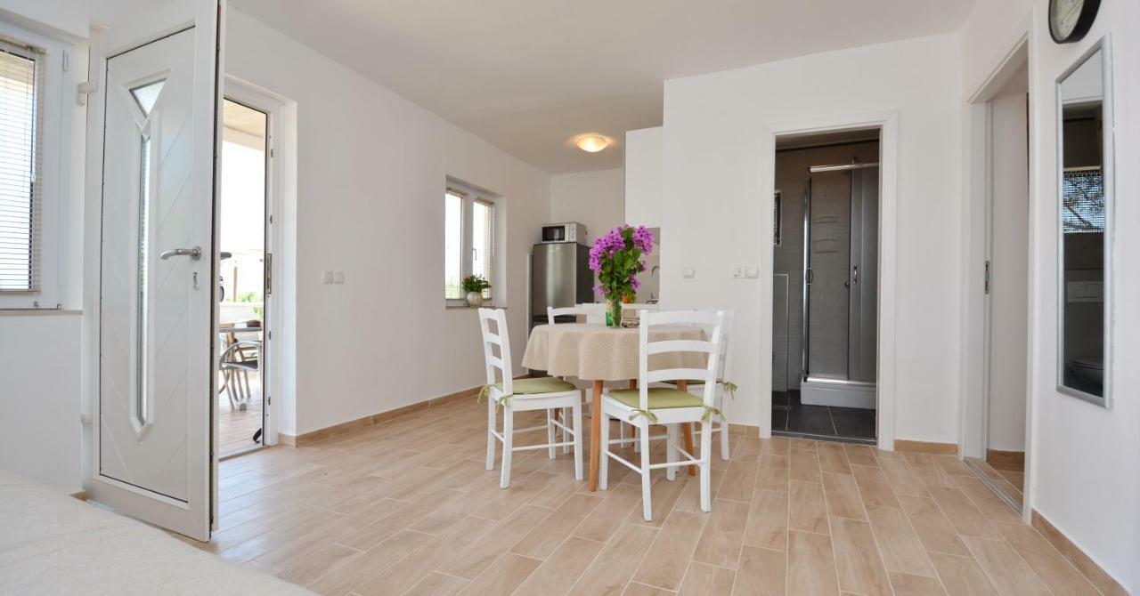 Apartmani Cesarec Basina Exterior photo